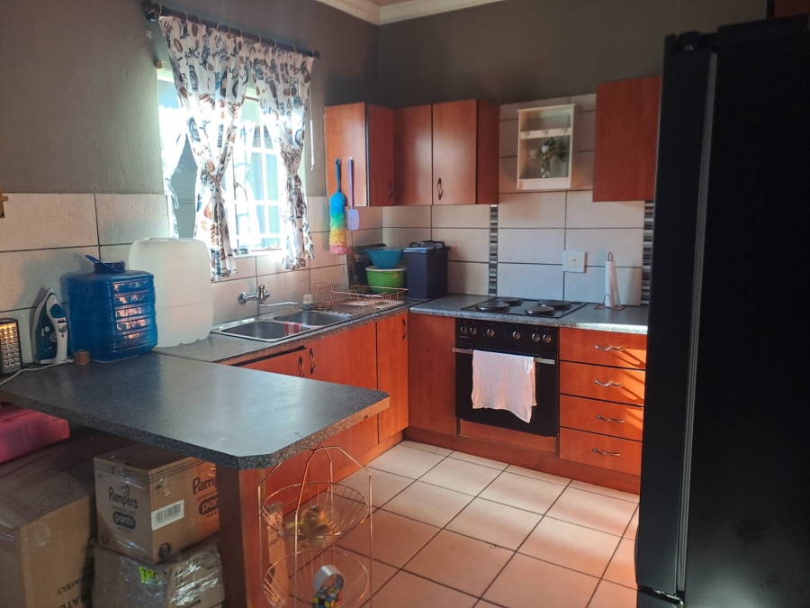 2 Bedroom Property for Sale in Oos Einde North West